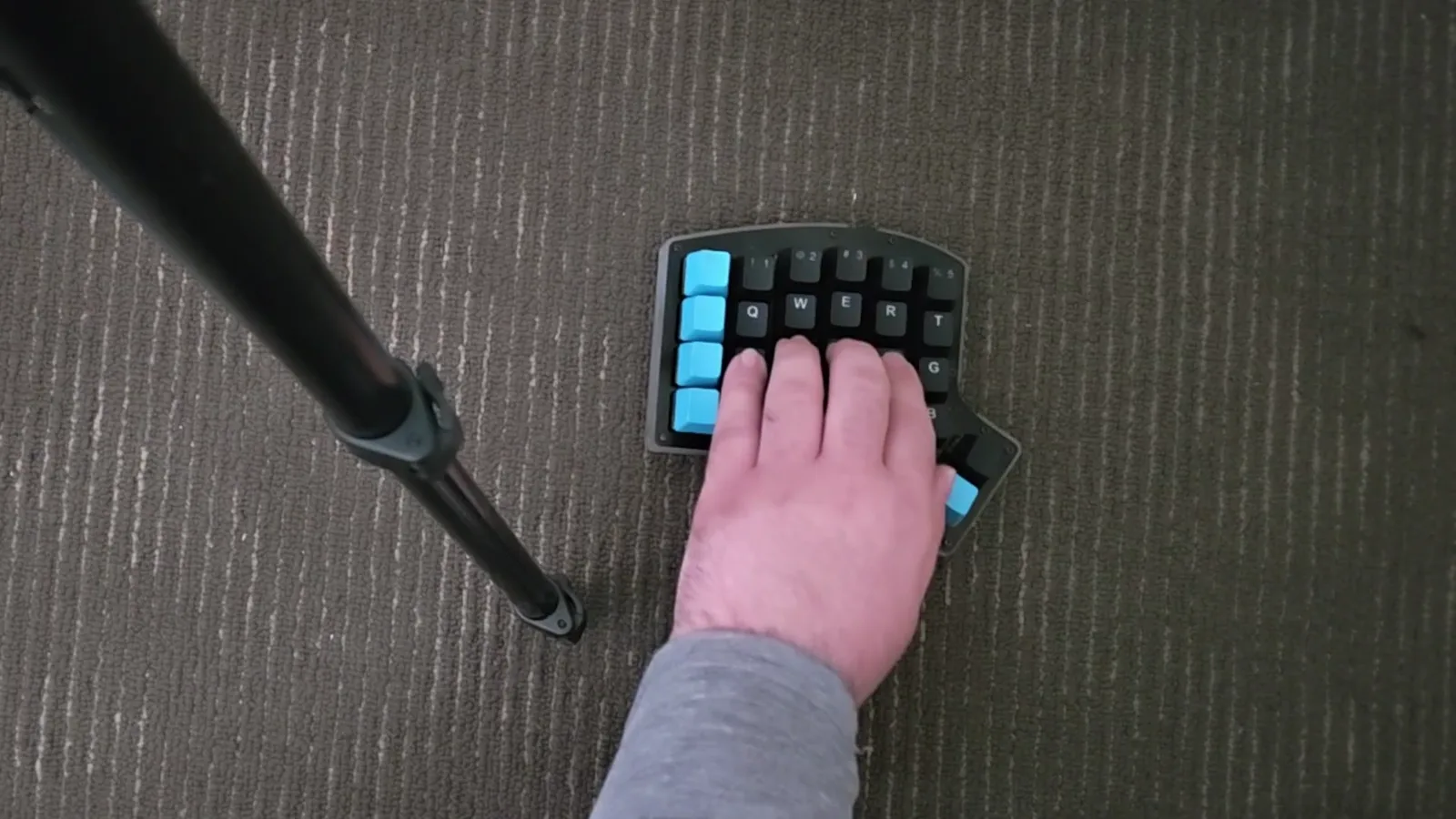Middle-lane home position Hand centered over the four middle lane keys in a relaxed home position